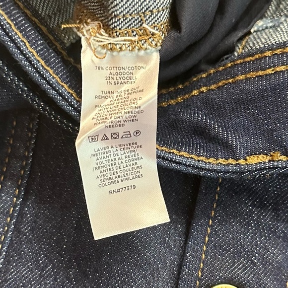 ANN TAYLOR ~ Belted Dark Wash Denim Midi A-Line Skirt w/Bold Gold Hardware - Picture 6 of 9